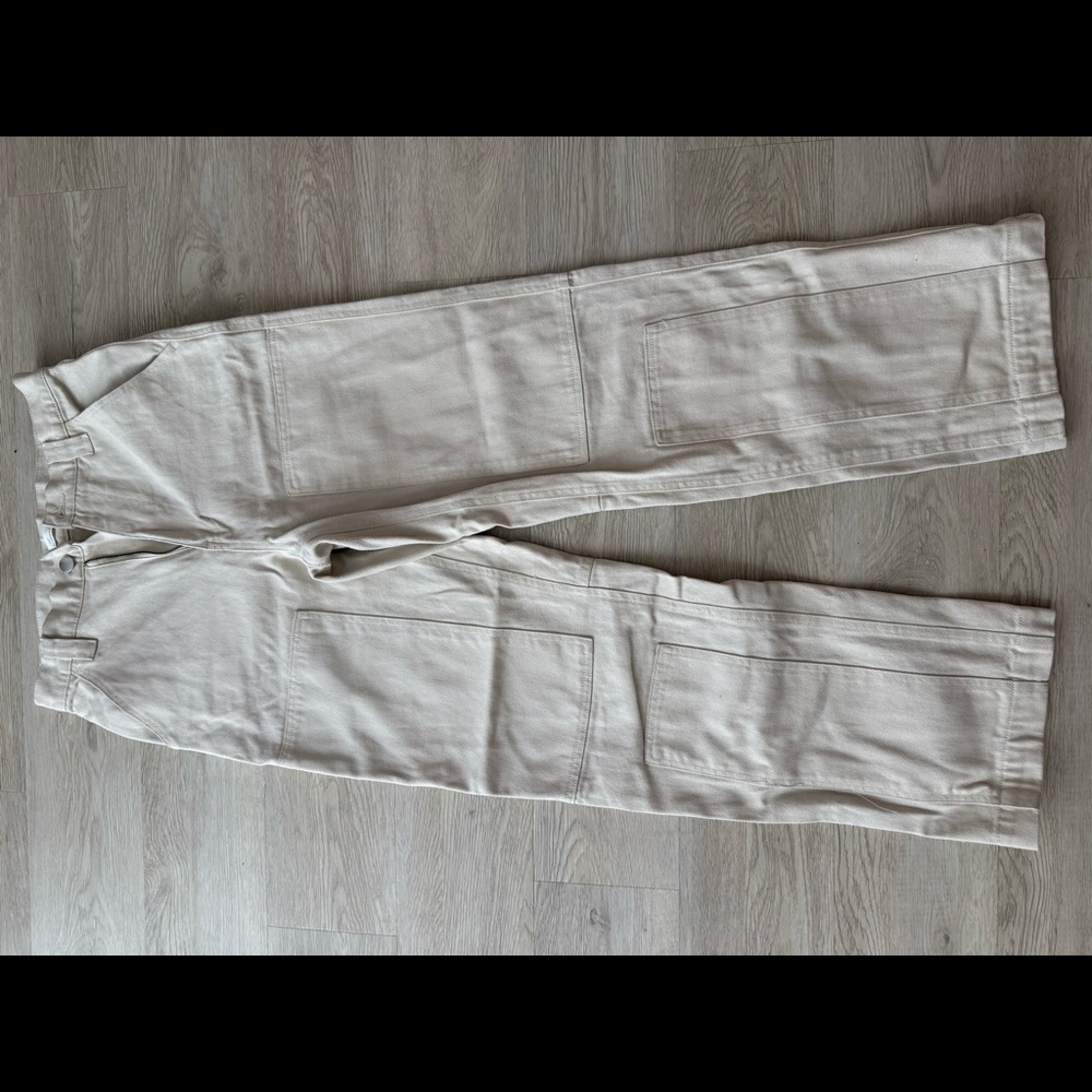 Oak and fort ivory/beige pants.